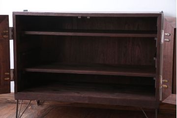 アンティーク家具　和製アンティーク　古い木製の鉄脚ローボード