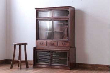 アンティーク家具　和製アンティーク　欅材と黒柿材!小振りな重ね茶箪笥