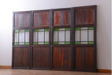 古民具・骨董　古い木が味わい深いガラス帯戸