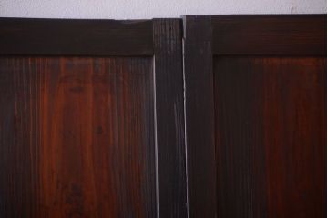 古民具・骨董　古い木が味わい深いガラス帯戸