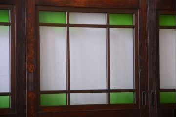 古民具・骨董　古い木が味わい深いガラス帯戸