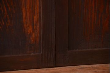 古民具・骨董　古い木が味わい深いガラス帯戸