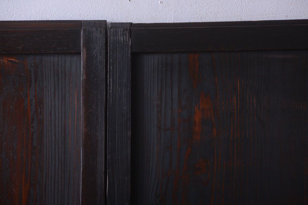 古民具・骨董　古い木が味わい深いガラス帯戸