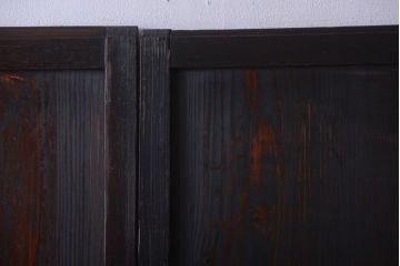 古民具・骨董　古い木が味わい深いガラス帯戸
