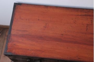 アンティーク家具　アンティーク　鉄脚付き!重厚な金具の時代箪笥ローボード(1)