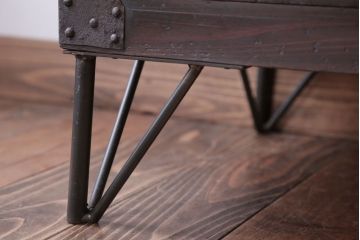 アンティーク家具　アンティーク　鉄脚付き!重厚な金具の時代箪笥ローボード(1)