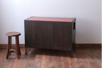 アンティーク家具　アンティーク　鉄脚付き!重厚な金具の時代箪笥ローボード(1)