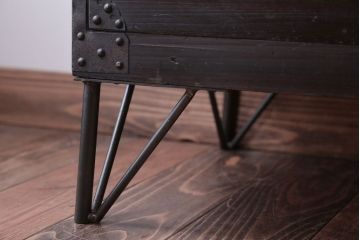 アンティーク家具　アンティーク　鉄脚付き!重厚な金具の時代箪笥ローボード(2)