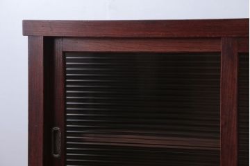 アンティーク家具　和製アンティーク　モールガラス引き戸の鉄脚キャビネット