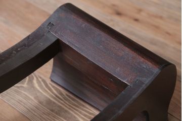 アンティーク家具　古民具・骨董　意匠を凝らした円型茶棚(飾り棚)