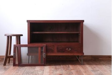 アンティーク家具　和製アンティーク　鉄脚付き!モールガラス引き戸のサイドボード