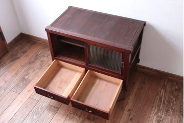 アンティーク家具　和製アンティーク　鉄脚付き!モールガラス引き戸のサイドボード