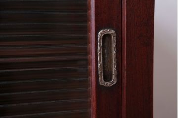 アンティーク家具　和製アンティーク　鉄脚付き!モールガラス引き戸のサイドボード