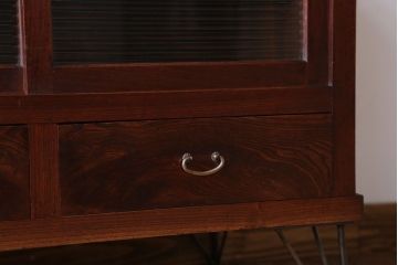 アンティーク家具　和製アンティーク　鉄脚付き!モールガラス引き戸のサイドボード