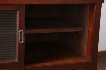 アンティーク家具　和製アンティーク　鉄脚付き!モールガラス引き戸のサイドボード