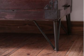 アンティーク家具　アンティーク　鉄脚付き時代箪笥ローボード(2)
