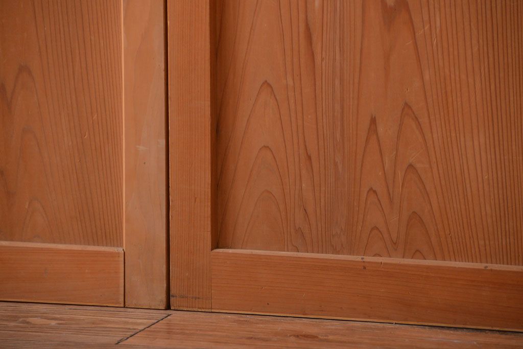 アンティーク　ナチュラルな古い木味のシンプルな板戸2枚セット