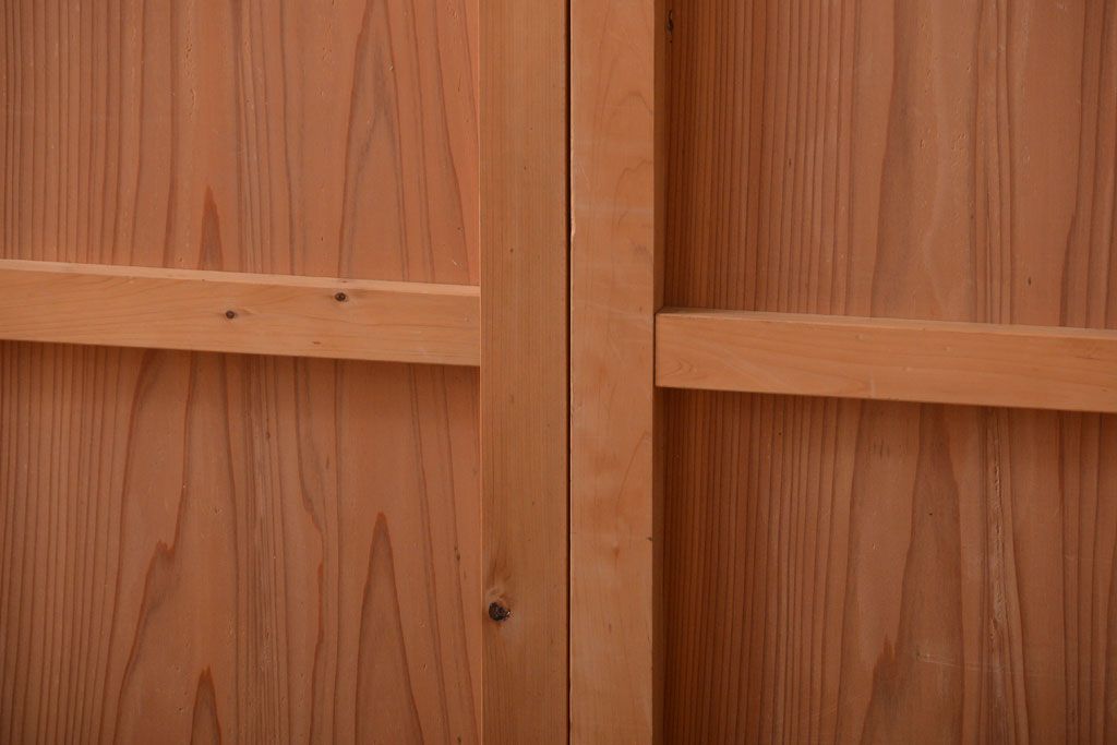 アンティーク　ナチュラルな古い木味のシンプルな板戸2枚セット