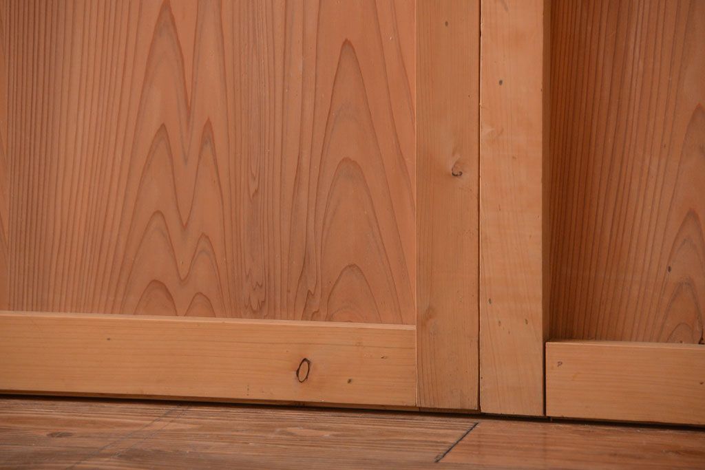 アンティーク　ナチュラルな古い木味のシンプルな板戸2枚セット