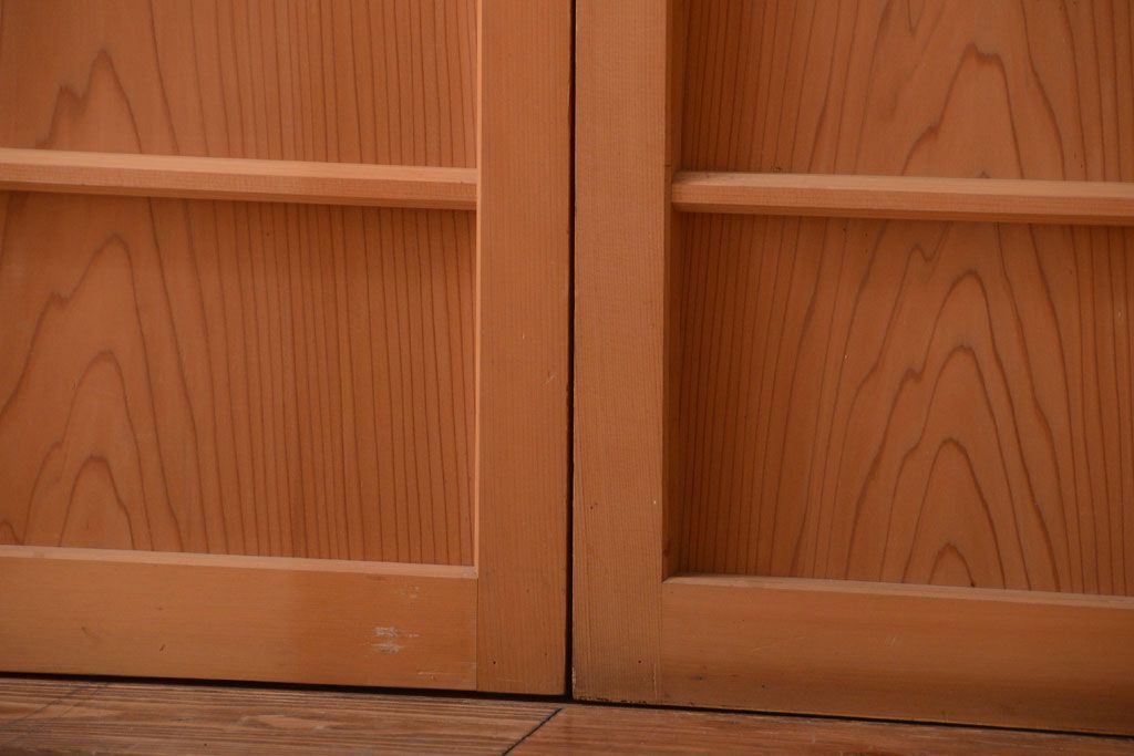 アンティーク　ナチュラルな古い木味のシンプルな舞良戸2枚セット