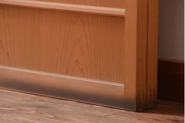 アンティーク　ナチュラルな古い木味のシンプルな舞良戸2枚セット