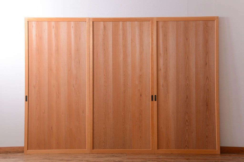 アンティーク　ナチュラルな古い木味のシンプルな板戸3枚セット