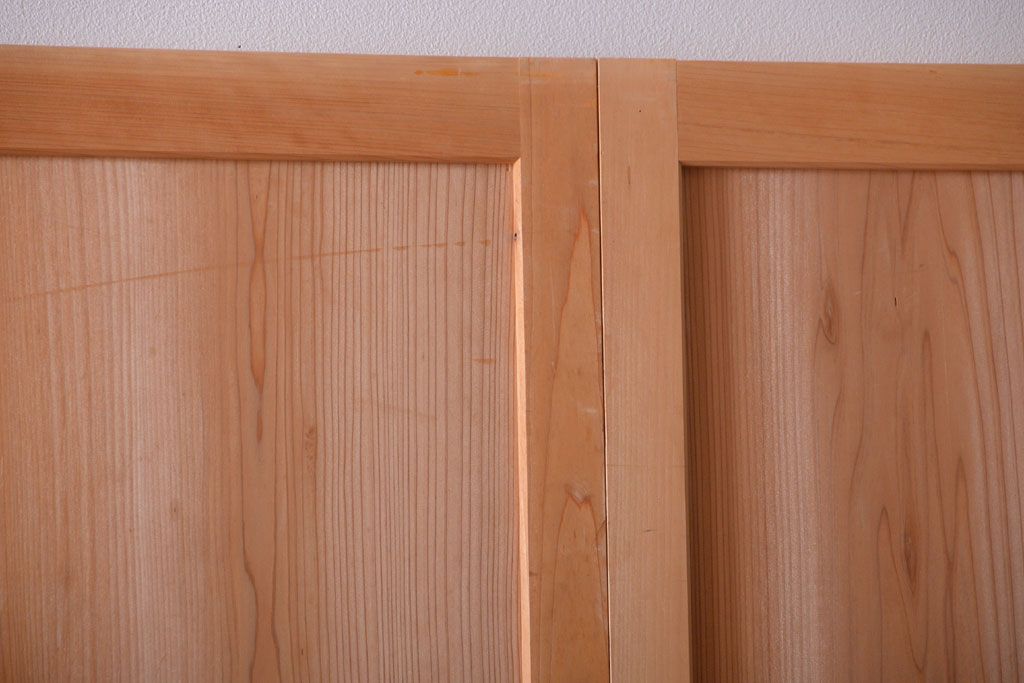 アンティーク　ナチュラルな古い木味のシンプルな板戸3枚セット