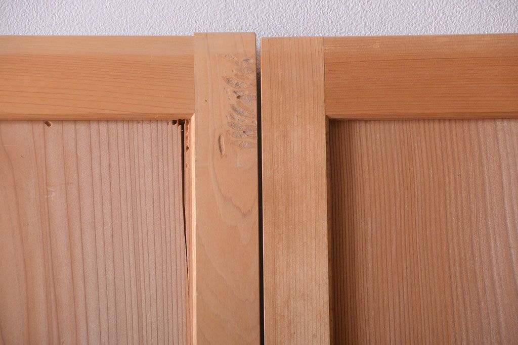 アンティーク　ナチュラルな古い木味のシンプルな板戸3枚セット