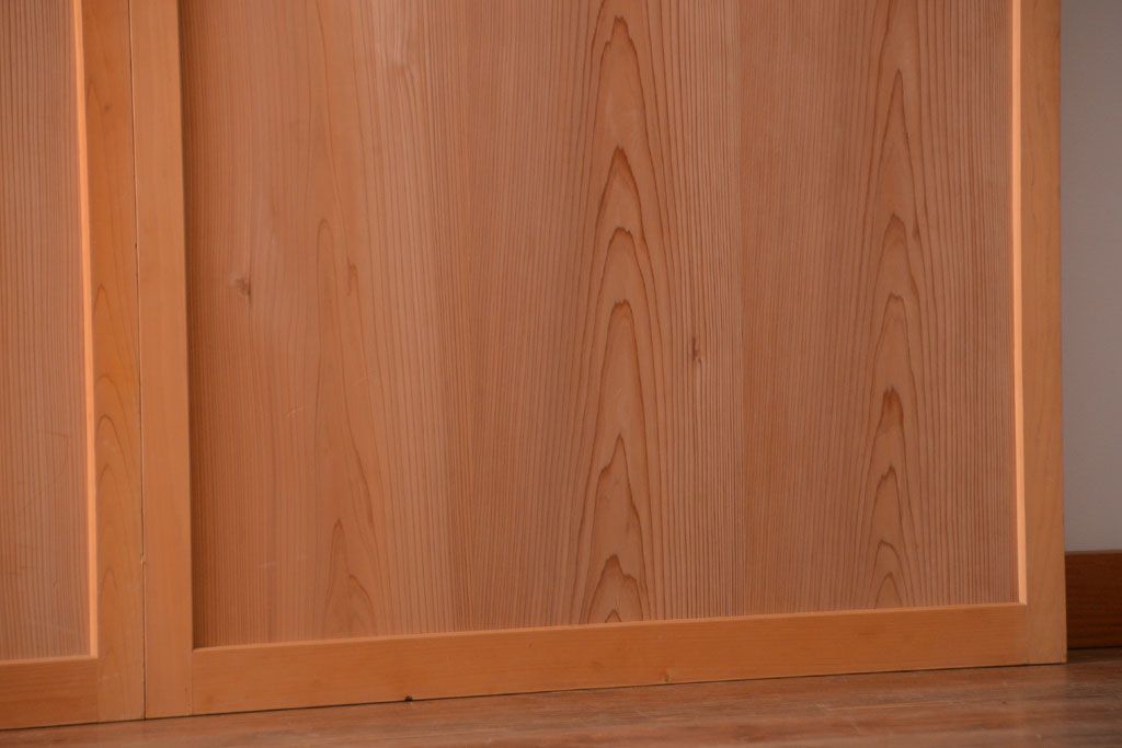 アンティーク　ナチュラルな古い木味のシンプルな板戸3枚セット