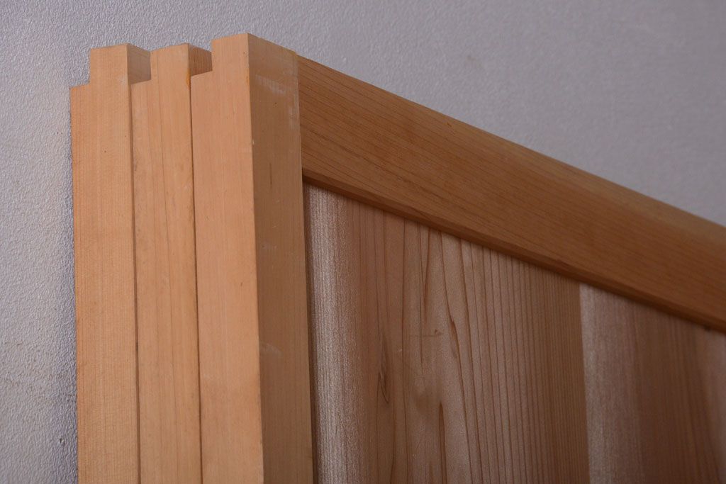 アンティーク　ナチュラルな古い木味のシンプルな板戸3枚セット