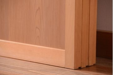 アンティーク　ナチュラルな古い木味のシンプルな板戸3枚セット