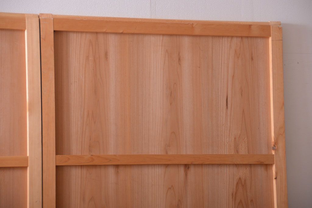 アンティーク　ナチュラルな古い木味のシンプルな板戸3枚セット