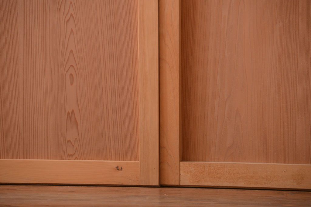 アンティーク　ナチュラルな古い木味のシンプルな板戸3枚セット