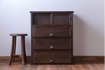 レトロ家具　昭和レトロ　古い木の小ぶりなパタパタ収納棚(下駄箱)
