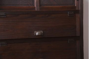 レトロ家具　昭和レトロ　古い木の小ぶりなパタパタ収納棚(下駄箱)