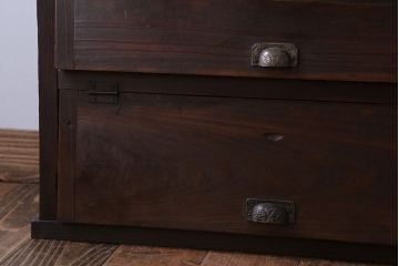 レトロ家具　昭和レトロ　古い木の小ぶりなパタパタ収納棚(下駄箱)