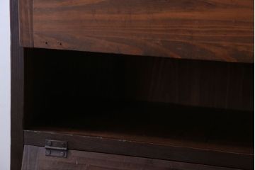 レトロ家具　昭和レトロ　古い木の小ぶりなパタパタ収納棚(下駄箱)