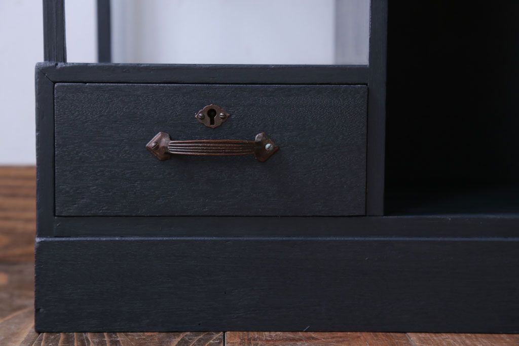 アンティーク家具　アンティーク　シックでおしゃれなペイント収納棚