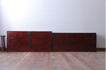 アンティーク家具　古民具・骨董　前面欅材!五丁引きの漆が綺麗な高級重ね衣装箪笥