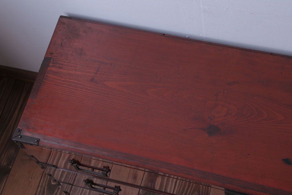 アンティーク家具　古民具・骨董　前面欅材!五丁引きの漆が綺麗な高級重ね衣装箪笥