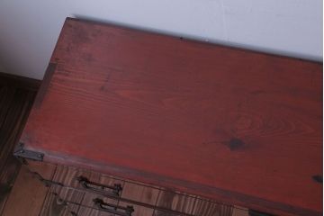 アンティーク家具　古民具・骨董　前面欅材!五丁引きの漆が綺麗な高級重ね衣装箪笥