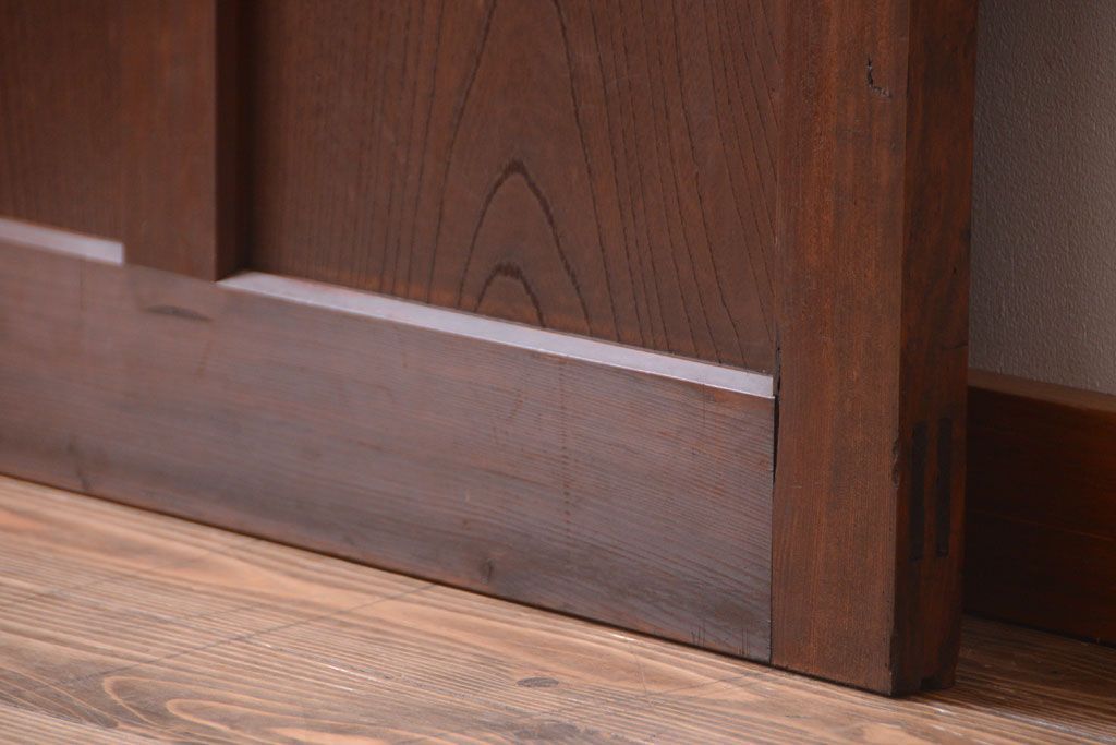 古民具・骨董　重厚な太い框の高級アンティーク板戸