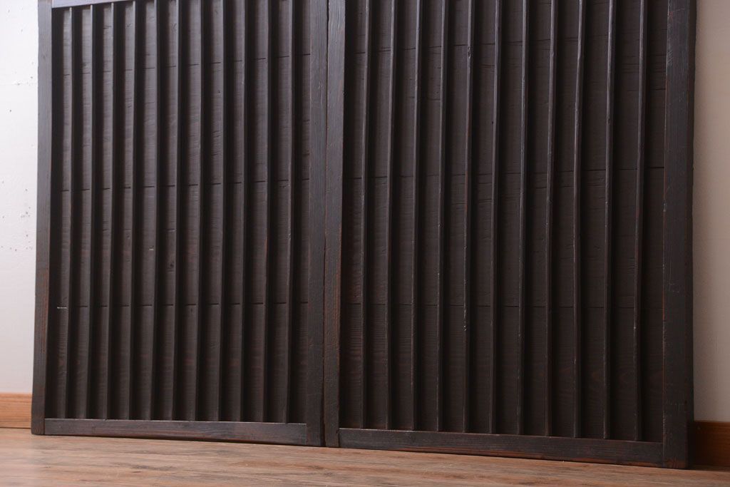 古民具・骨董　縦桟が味わい深いアンティーク格子板戸(窓)(1)