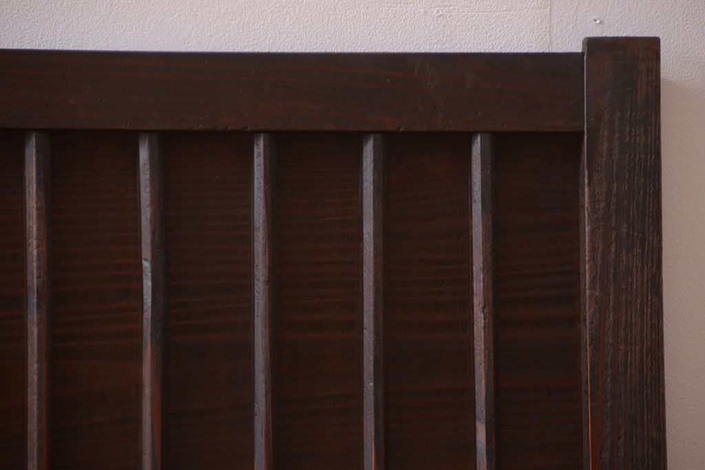 古民具・骨董　縦桟が味わい深いアンティーク格子板戸(窓)(2)