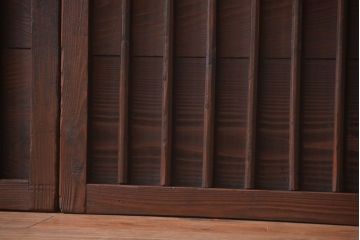 古民具・骨董　縦桟が味わい深いアンティーク格子板戸(窓)(2)