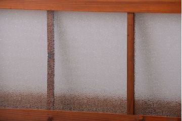 アンティーク　古い木のダイヤガラス入り欄間(明り取り)