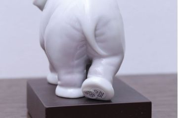 アンティーク雑貨　美品・リヤドロ(LLADRO)象の置物(幸運のゾウ/ラッキーエレファント)・箱付き