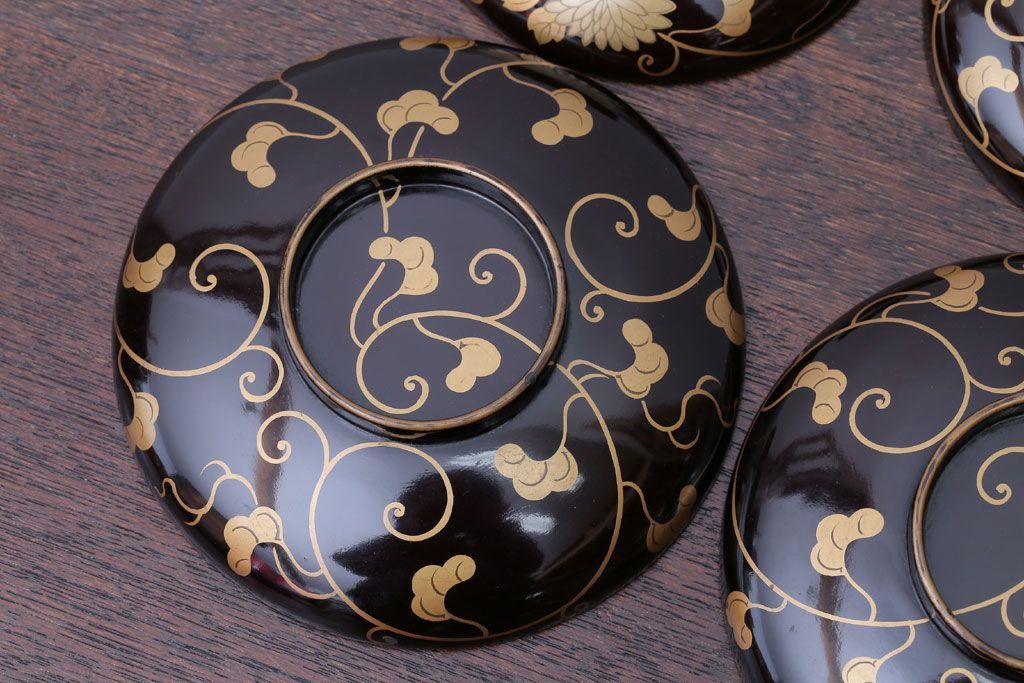 アンティーク雑貨　アンティーク　古い蒔絵の木製蓋付き椀4客