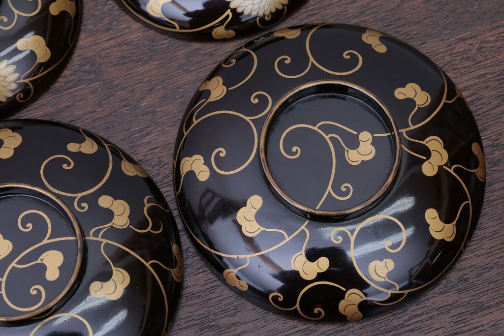 アンティーク雑貨　アンティーク　古い蒔絵の木製蓋付き椀4客