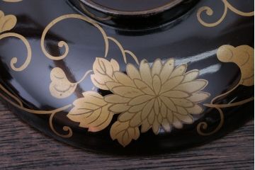 アンティーク雑貨　アンティーク　古い蒔絵の木製蓋付き椀4客